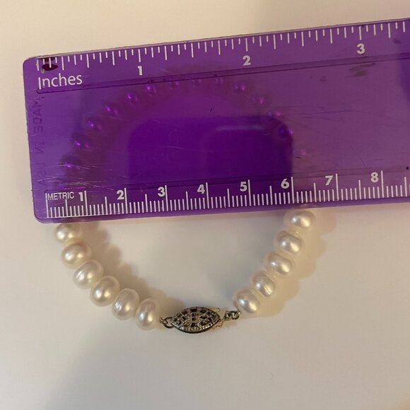 Ivory Freshwater Pearls Bracelet - Picture 2 of 5